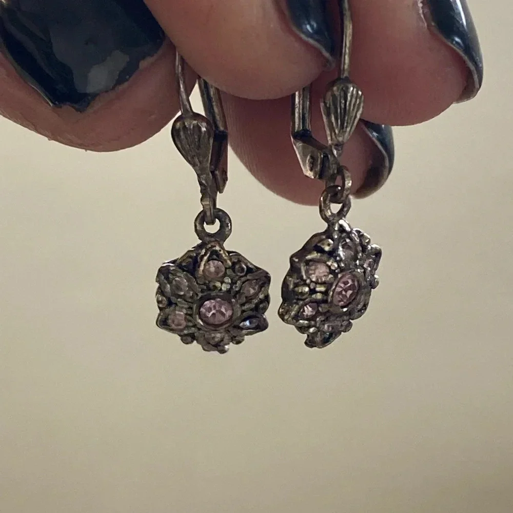 Simple sweet little flower with pink and clear crystal earrings